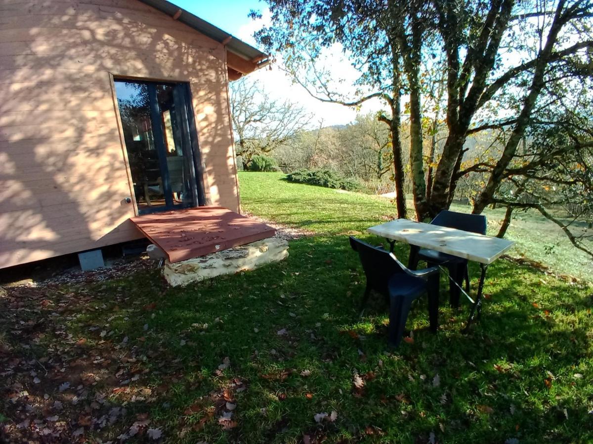 Maison Dans Un Ecrin De Verdure Saint Leon sur Vezere Bagian luar foto